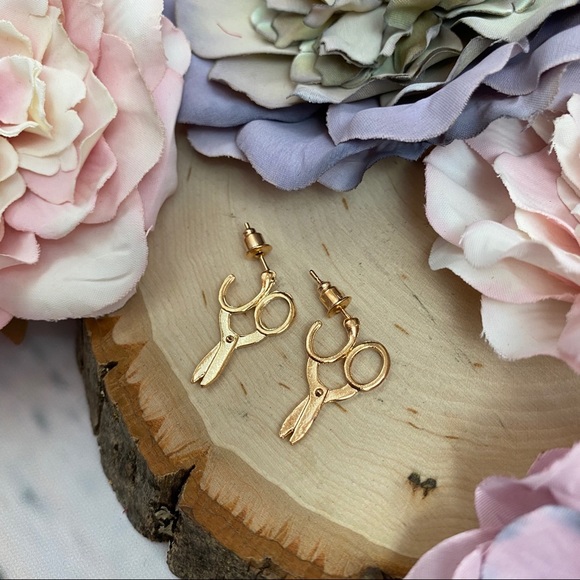 Modern Scissor Earrings - Picture 13 of 16
